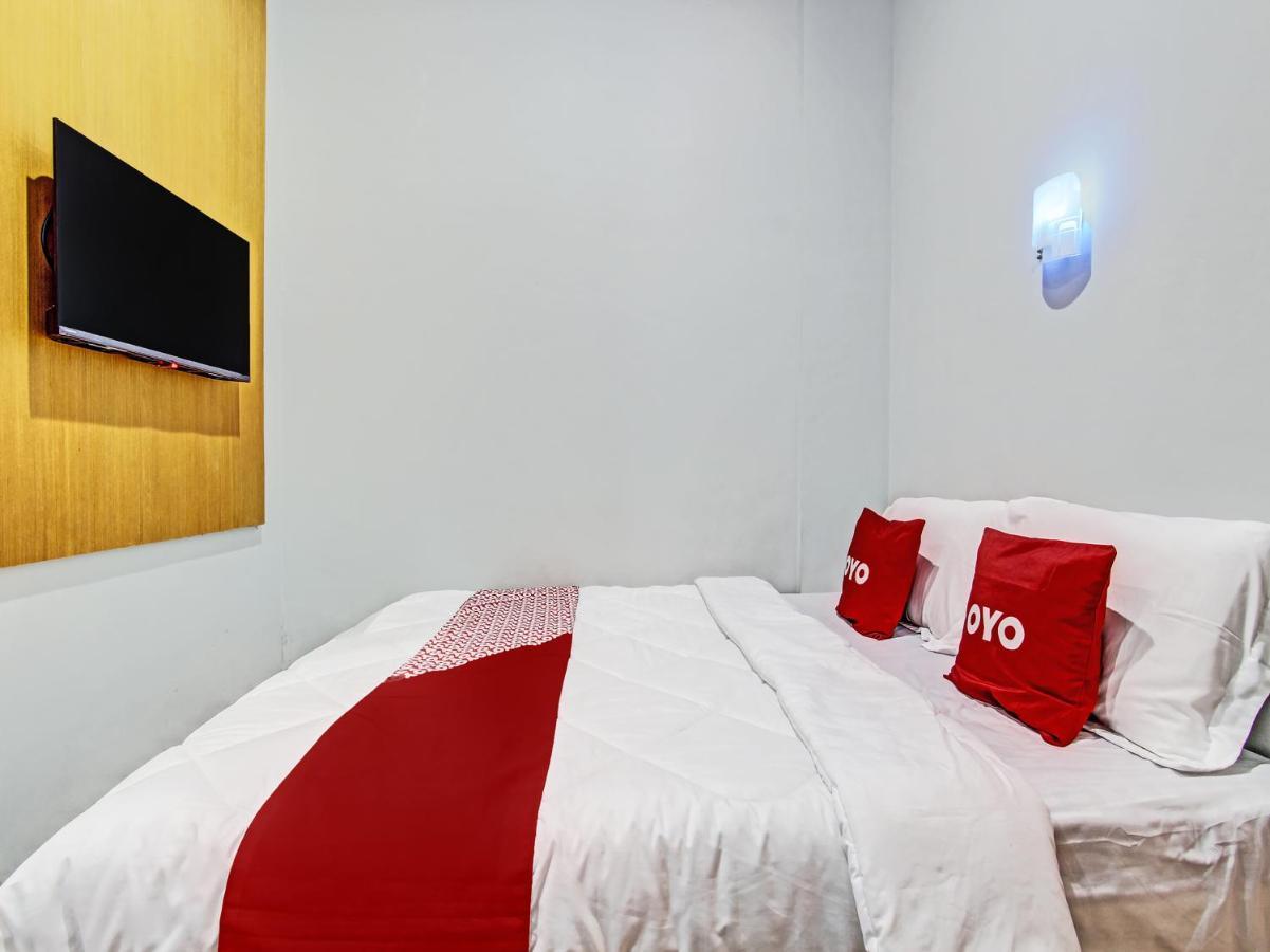 Oyo 91686 Triple S Hotel Malioboro Jogyakarta Zewnętrze zdjęcie